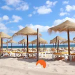 #214 Vivenda 3 Quartos By Holidays 别墅 *